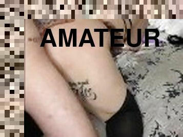 cul, amateur, anal, ejaculation-sur-le-corps, jouet, belle-femme-ronde, rousse, tatouage