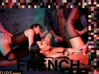 gros-nichons, orgie, fête, échangistes-et-libertins, anal, hardcore, gangbang, bdsm, française, sexe-de-groupe