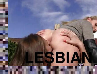 en-plein-air, gode-ceinture, babes, lesbienne, ados, hardcore, blonde, bout-a-bout, brunette