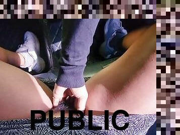 poilue, masturbation, orgasme, fête, public, chatte-pussy, ébène, milf, fou, doigtage