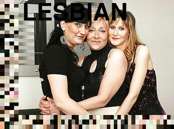 Three Old And Young Lesbians Get It On - MatureNL