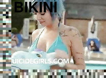 piscine, bikini, tatouage