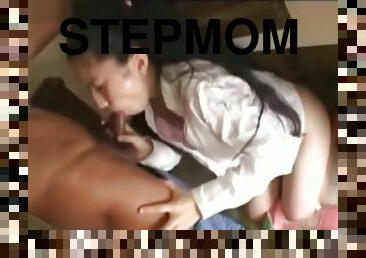 The Stepmom In the toilet