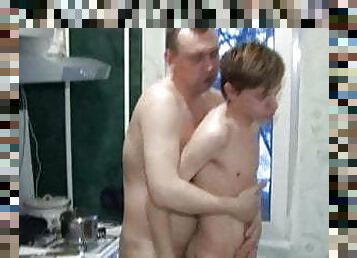 mastürbasyon-masturbation, yaşlı, bir-deri-bir-kemik, ibne, mastürbasyon, masaj, çift, genç-18, daha-yaşlı, twink-genç-kılsız-adam