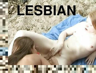 al-aire-libre, lesbiana, adolescente, con-los-dedos, jóvenes18, americano, húmedo