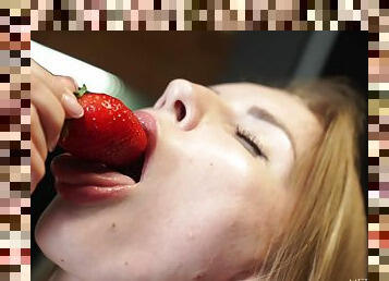 Strawberry - Bjorg Larson - MetartX