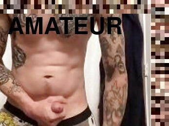 masturbation, amateur, ejaculation-sur-le-corps, énorme-bite, ados, sale, solo, tatouage, bite