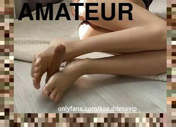 cul, masturbation, amateur, pieds, ejaculation, gode, bout-a-bout, fétiche, solo, branlette-avec-les-pieds