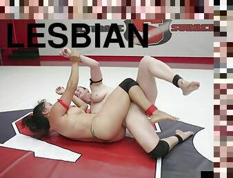 perä, isot-tissit, remmidildo, lesbo-lesbian, lelu, bdsm, paini