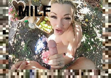 poilue, en-plein-air, énorme-bite, milf, fellation-profonde, point-de-vue, blonde, jardin