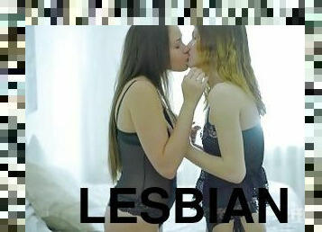 Sensual lesbian pussy licking and dildo try