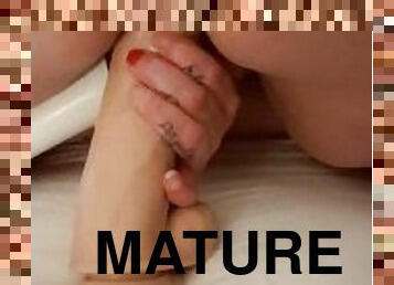 Amature Couple mutual masterbation huge cum shot