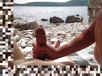 masturbation, public, amateur, ados, branlette, couple, plage, secousses, ejaculation, réalité