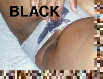 masturbation, chatte-pussy, amateur, ébène, black, culotte, humide