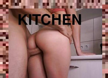 BLONDE IN THE KITCHEN. CUM ON PINK PUSSY ????????