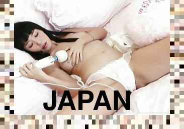 Gorgeous Japanese Babe Loves Masturbating
