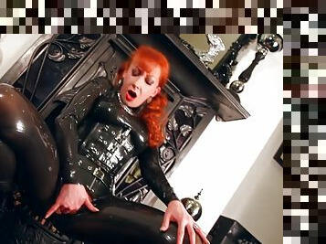 masturbation, milf, rousse, fétiche, latex, solo, bottes