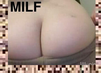 MILF's Fat Ass Barely Fits In Pants