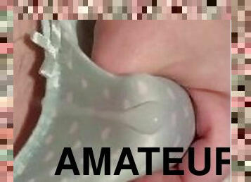 masturbation, giclée, amateur, mature, ejaculation-sur-le-corps, énorme-bite, branlette, secousses, culotte, ejaculation