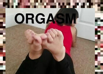 Best Feet Joi Ever w/ Cum Explosion