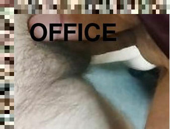 masturbation, bureau-office, public, amateur, ejaculation-sur-le-corps, gay, secousses, tatouage