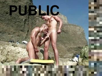 public, ejaculation-sur-le-corps, énorme-bite, gay, plage, musclé, tatouage, bite, dure