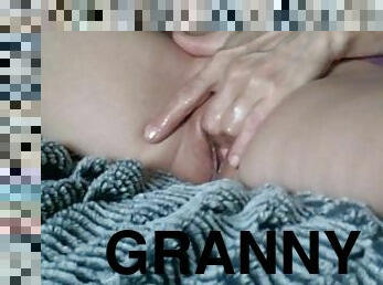 mani-ng-puke, lola, dyakol-masturbation, labasan, pekpek-puke-pussy, baguhan, matanda, lola-granny, milf, ina-nanay