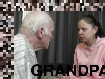 The slapping grandpa! Spanking of the sadistic home help!