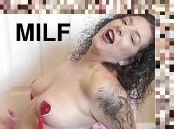 Sexy MILF squirts for you