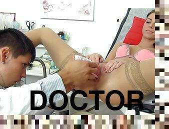 Freaky Doctor - Nathaly Heaven