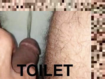 asiatique, masturbation, pisser, giclée, amateur, énorme-bite, arabe, black, toilette, solo