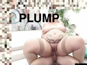 Gorgeous BBW Tiffany Star Mounts Her Phat Ass on a Big Cock