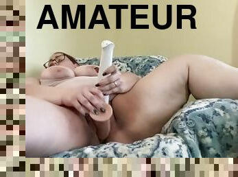 isot-tissit, masturbaatio, orgasmi, amatööri, mälliotos, lelu, isot-upeat-naiset, soolo