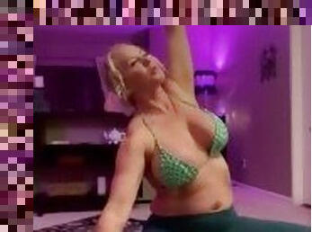 Big tit milf stretching in bikini top. Learning the splits