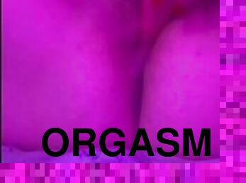 maszturbálás, orgazmus, punci, spriccelés, asszonyok, játékszer, latin, duci, szólóban