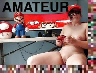 Faucettes préfère BAISER et s'ENCULER comme une CHIENNE plutôt que de jouer à MARIO !