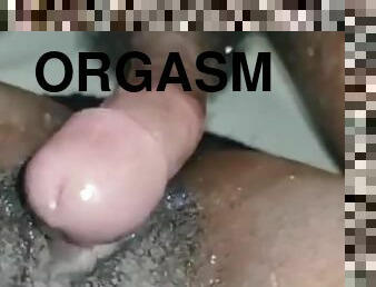 Watch me piss on a big raw dick ???????????? raw sex makes me squirt