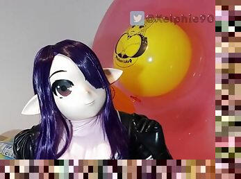 Rubber maid Xelphie rides a depraved balloon