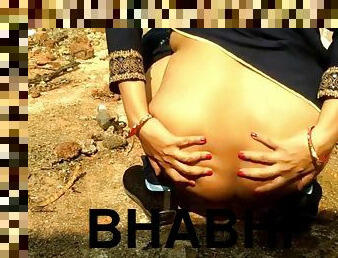 Desi Bhabhi Best Public Pissing Video Compilation Part 1