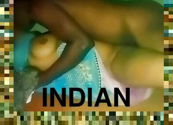 Indian Aunty Night Time Sex In Hasband Friend