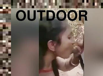 Desi Outdoor Romance And Blowjob With Devar Bhabhi