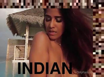 Poonam Pandey - Hot Video For Her Indian Fans
