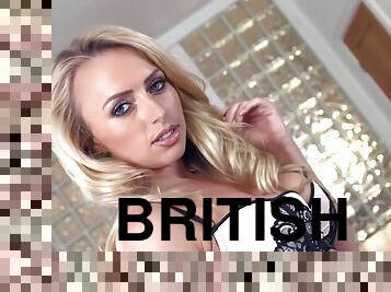 Heels, Calves & A Smile: Blonde British Hottie Loves Toe Sucking - Holly Gibbons