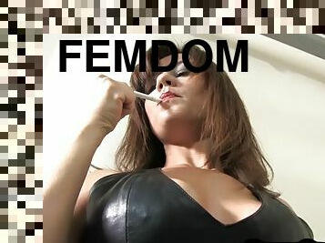 amatööri, milf, bdsm, tuhma, fetissi, soolo, tupakointi, dominointi, ruskeaverikkö, femdom