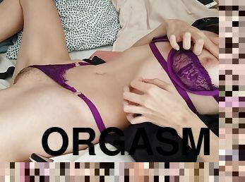 TEEN HAVING HUGE ORGASM IN SEXY LINGERIE