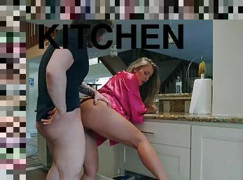Glamorous hottie called Chelsea boned in the kitchen