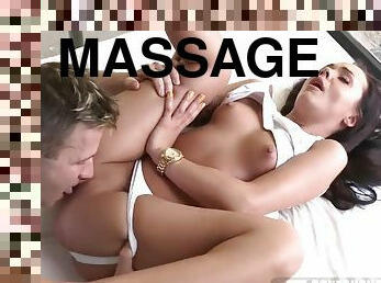 Angelina Wild Massage Sex