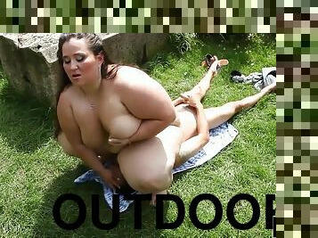 BBW Face Sitting Sex Outdoor