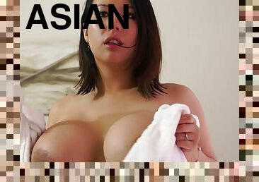 asiatisk, röv, bad, storatuttar, doggy-style, avsugning, gigantisk-kuk, milf, hardcore, massage