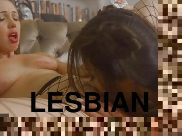 Lesbian love making with Jenna and Ayumi